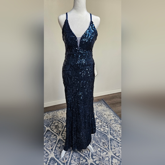 Long maxi Dress - Picture 7 of 7